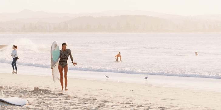 La estilosa longboarder hawainan Honolua Blomfield