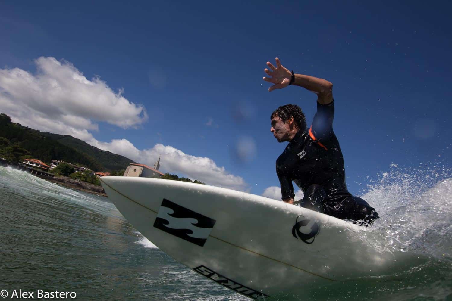 Alex Bastero: Sesión veraniega en Mundaka
