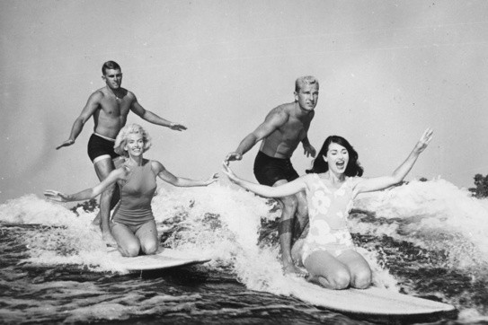 Ventajas y desventajas de hacer surf en pareja 2 surf en pareja