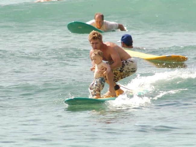 7 surfistas de menos de 10 años