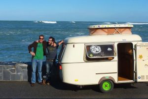 La nueva red social que conecta viajeros surfistas de todo el mundo 3 surftrip swap and surf