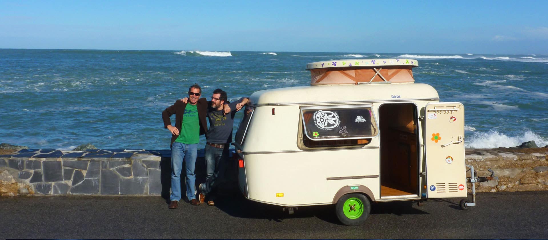 La nueva red social que conecta viajeros surfistas de todo el mundo