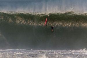 Cómo sobrevivir a un wipeout en Nazaré 2 wipeout tom lowe
