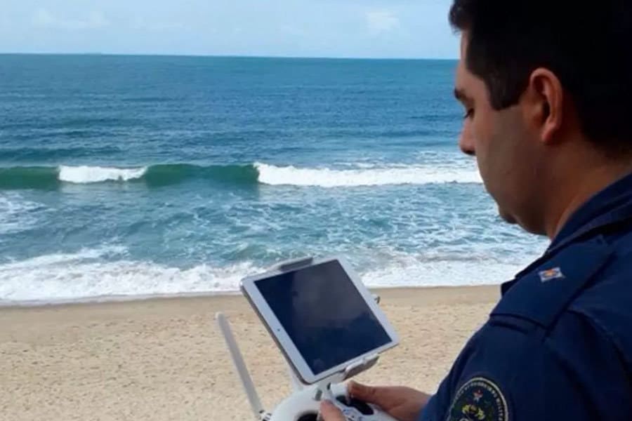 Un drone ayuda a rescatar a un surfista