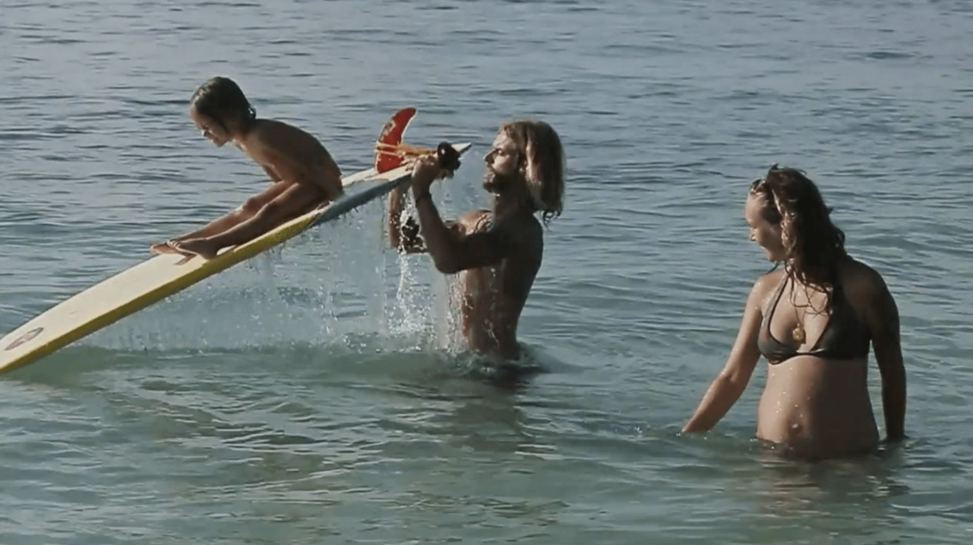 Una historia de surf en familia en la isla de Bali