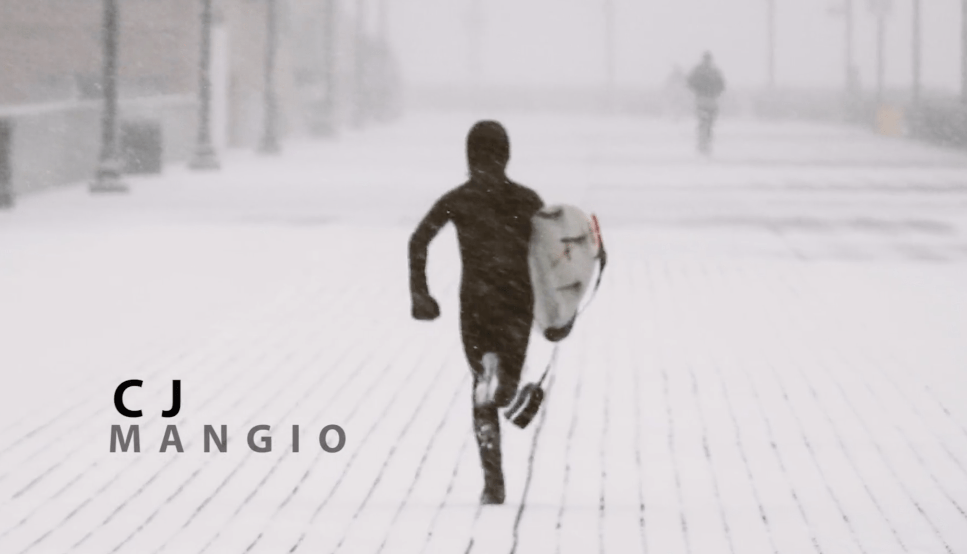 CJ Manigo, el surfista de 11 años de Nueva York
