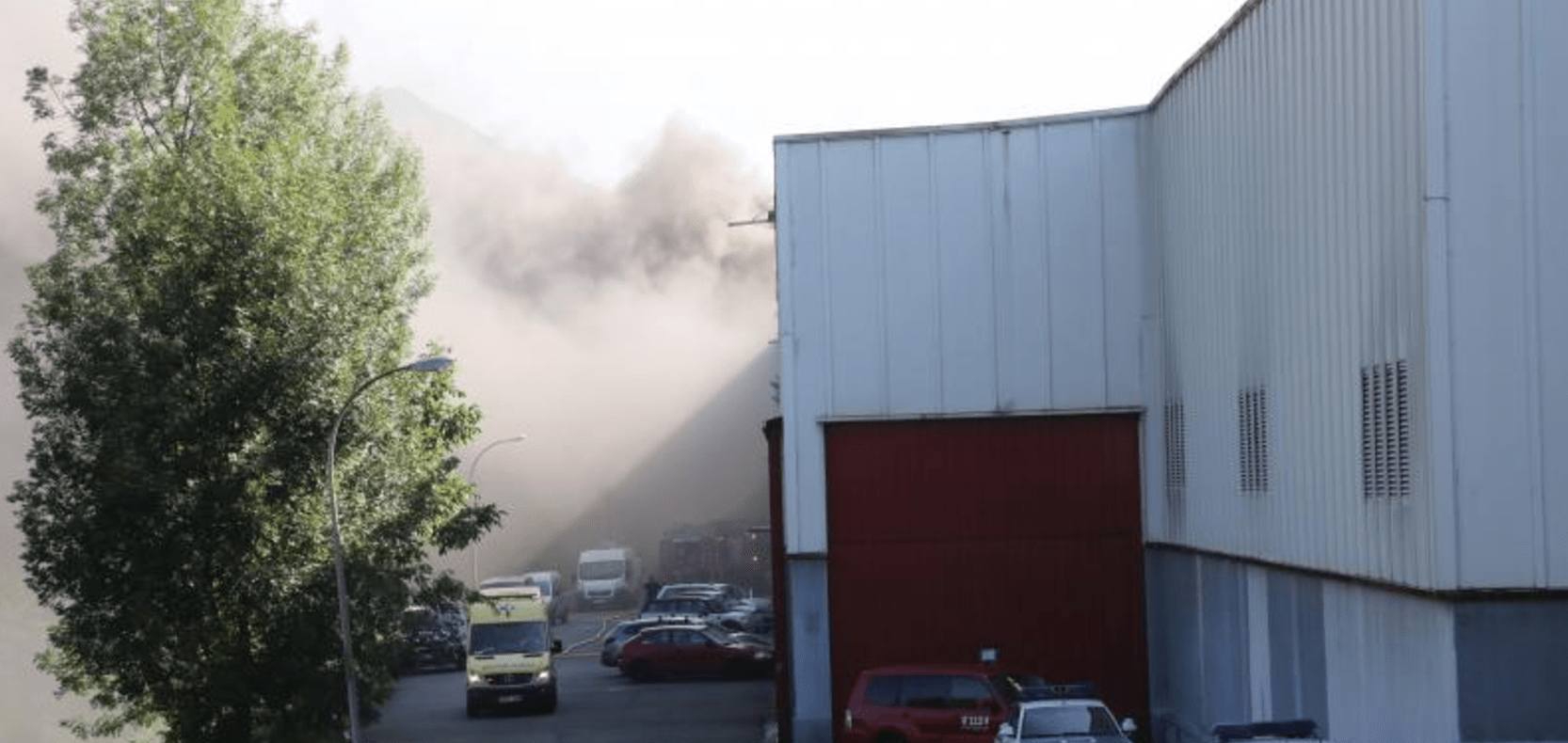Arde la fábrica de tablas de surf Pukas en Oiartzun 1 Incendio en la fabrica de Pukas