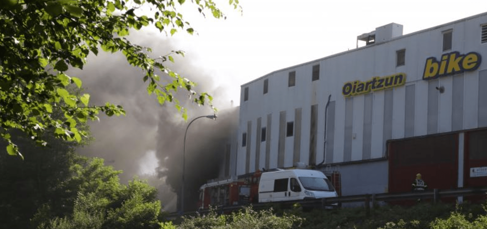 Arde la fábrica de tablas de surf Pukas en Oiartzun 3 Incendio en la fabrica de Pukas
