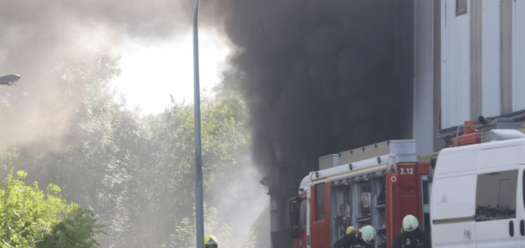 Arde la fábrica de tablas de surf Pukas en Oiartzun 4 Incendio en la fabrica de Pukas