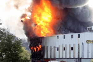 Incendio fabrica de Pukas oiartzun