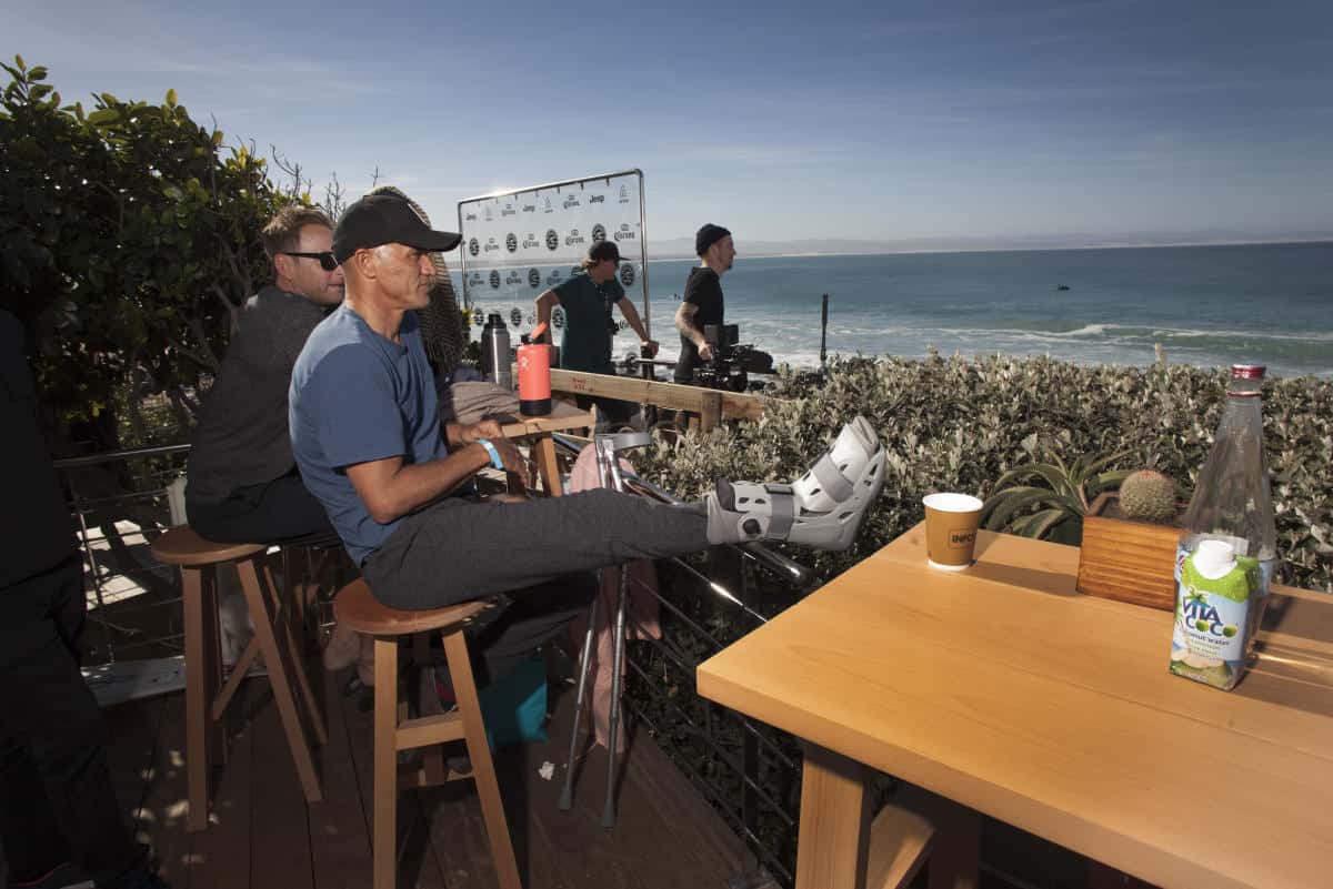 Kelly Slater fuera de la competición de 4 a 6 meses por lesión