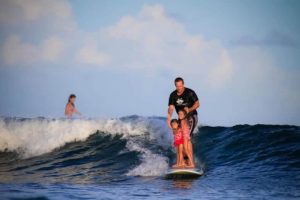 Jordan Heuer surfista norteamericano detenido en las Islas Mentawai