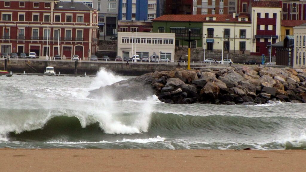playa poniente gijon
